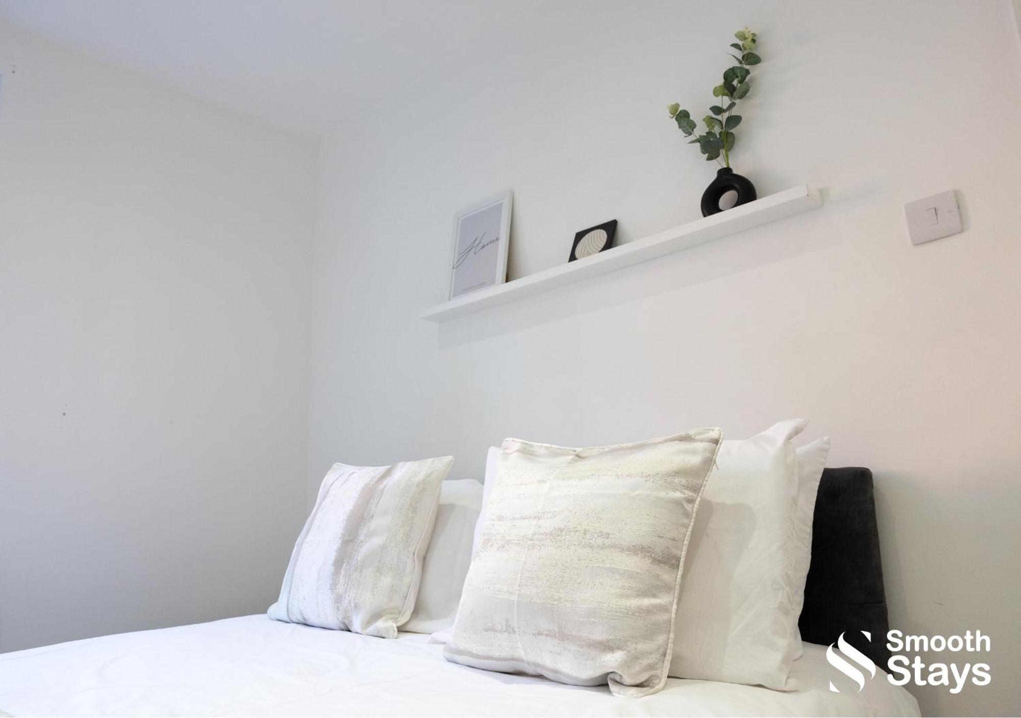 One Bedroom Apartment At Smooth Stays Short Lets & Serviced Accommodation Preston With Parking Near Train Station Bagian luar foto
